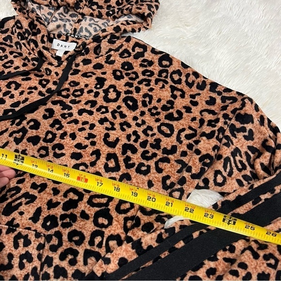 DKNY Leopard SUPER SOFT fleece hooded pullover size large - Picture 6 of 11